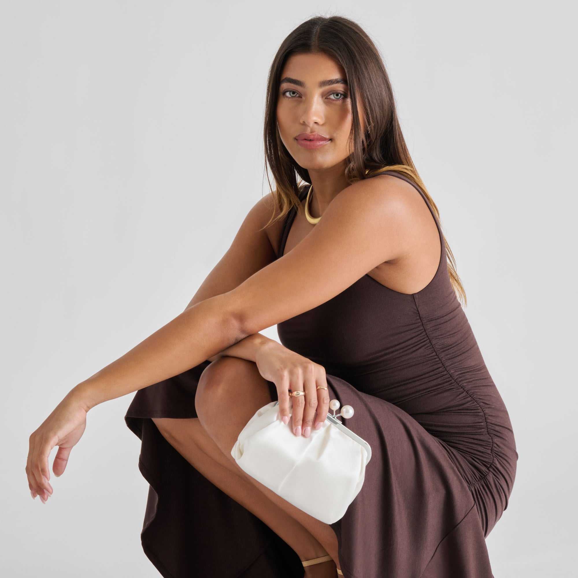 KENDALL CLUTCH WHITE SATIN