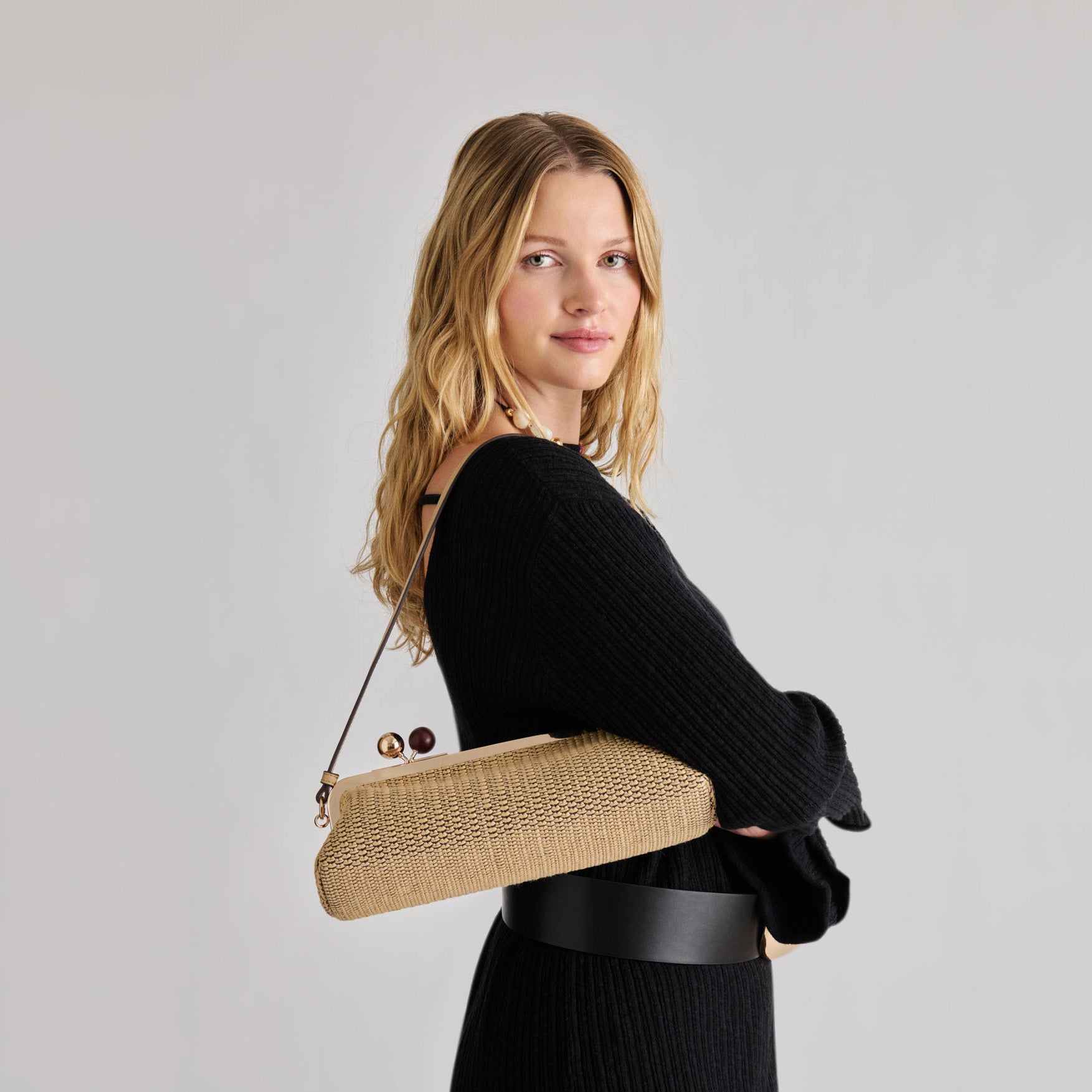 AMBRIAA SHOULDER BAG NATURAL RAFFIA